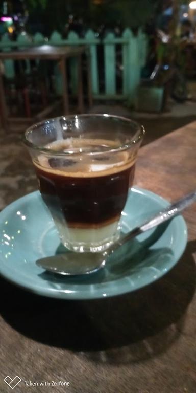 WARUNG KOPI IYONG