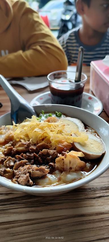 BUBUR AYAM AKHUN 66 (PAGI)