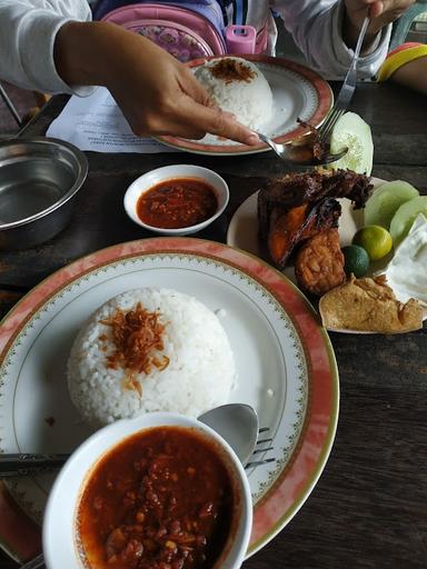 RUMAH MAKAN NASI UDUK BANG JI'I