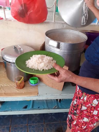 NASI AYAM AHIAN