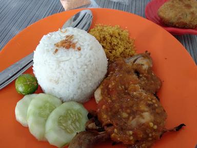 AYAM JOGYA NY. ANA