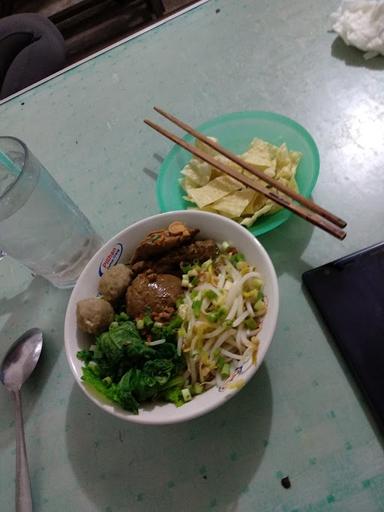 BAKSO & MIE AYAM MAS WIRO WONOGIRI