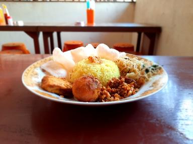 GADO-GADO IBU SUMIATI