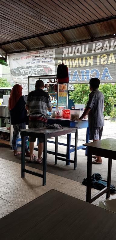 NASI UDUK DAN NASI KUNING ACHAI