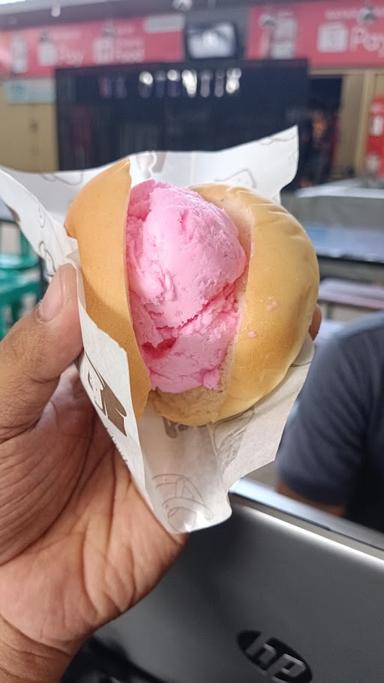 SERAYA KEDAI ES KRIM