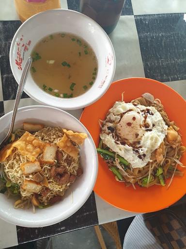 WARUNG MIE PANGSIT JOKO