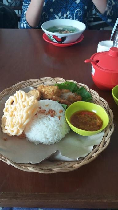 AYAM EMPUK SAMBAL RAWIT