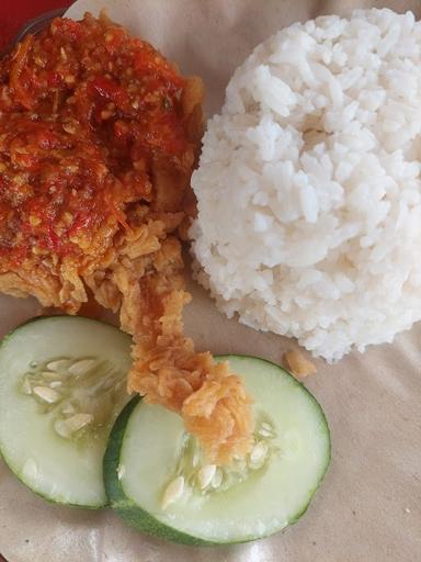 AYAM GEPREK BUNDA