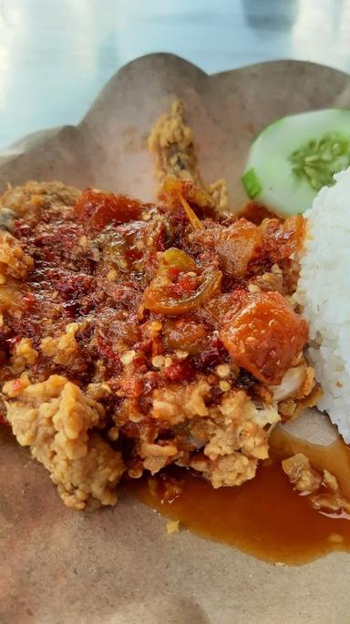 AYAM GEPREK BU ANI