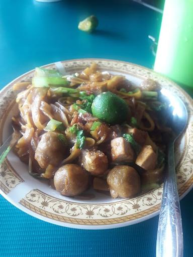 WARUNG MIE LEMAK TIMBOL