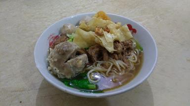 BAKSO & MIE AYAM DUA DARA