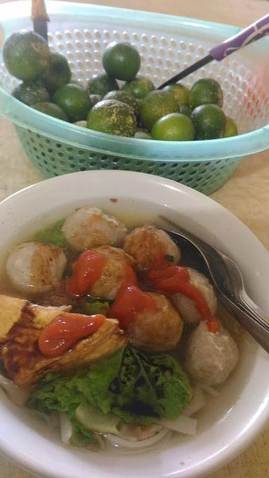 BAKSO & MIE AYAM DUA DARA