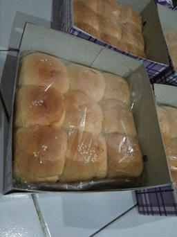 Photo's Golden Bread Bakery