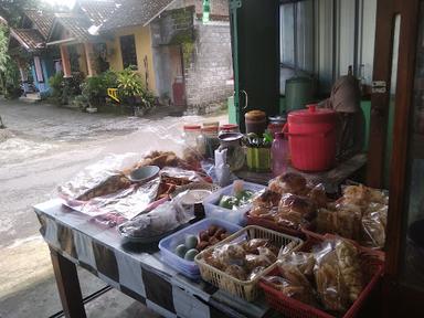 WARUNG SOTO BU MUR PERENG - KLATEN