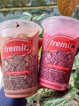 Photo's Fremilt Red Cafe Prambanan