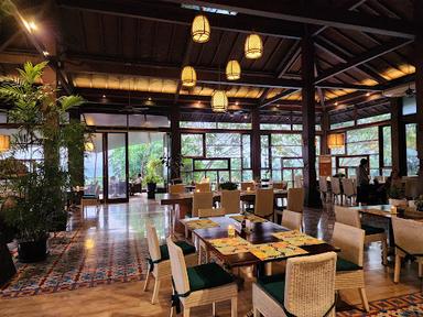 ABHAYAGIRI - VENUE AND DINING