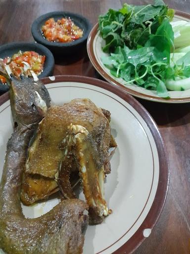 BEBEK & AYAM GORENG PAK KABUL MURNI