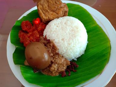 GUDEG BU SUCI BOGEM