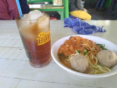 MIE AYAM RICA MBAK TARI