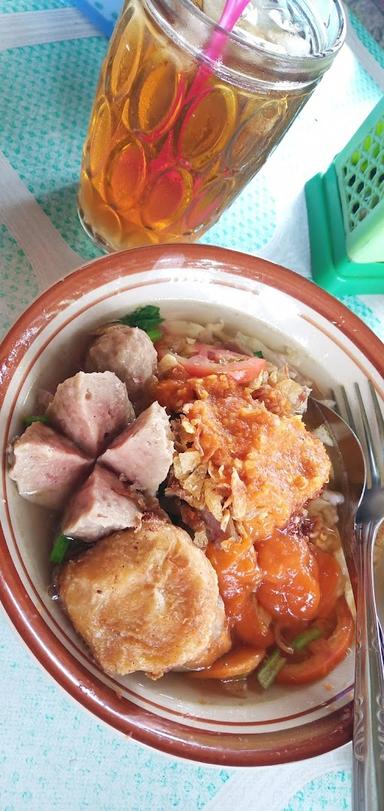 SOTO BABAT & BAKSO BU 'PRI'