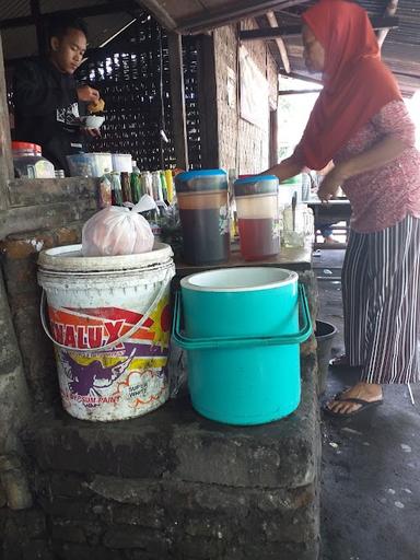 WARUNG SOTO MAK'E