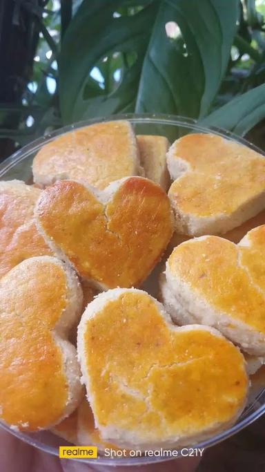 KUE KERING DAN BASAH ENAK DARI BAHAN PREMIUM,MURAH AZKA BAKERY