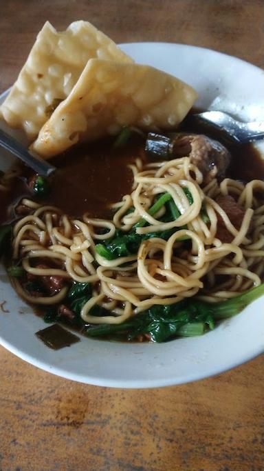 BAKSO & MIE AYAM JAYA GIRI