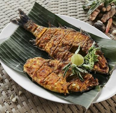 IKAN BAKAR JIMBARAN INAK UTIK