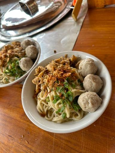 MIE AYAM & BAKSO JOGLO SEMAR