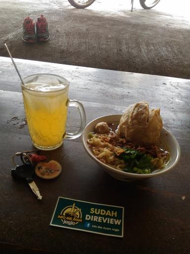 MIE AYAM BAKSO MONSTER