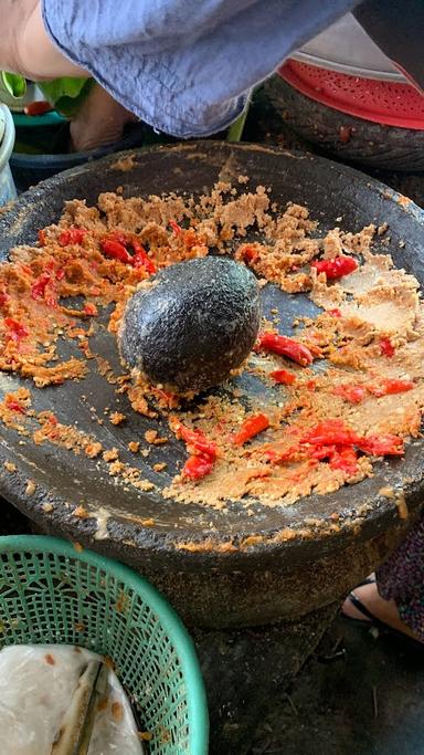 RUMAH MAKAN PECEL JUHRO