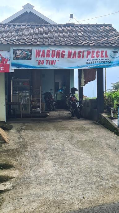 WARUNG MAKAN DEPAN POLSEK