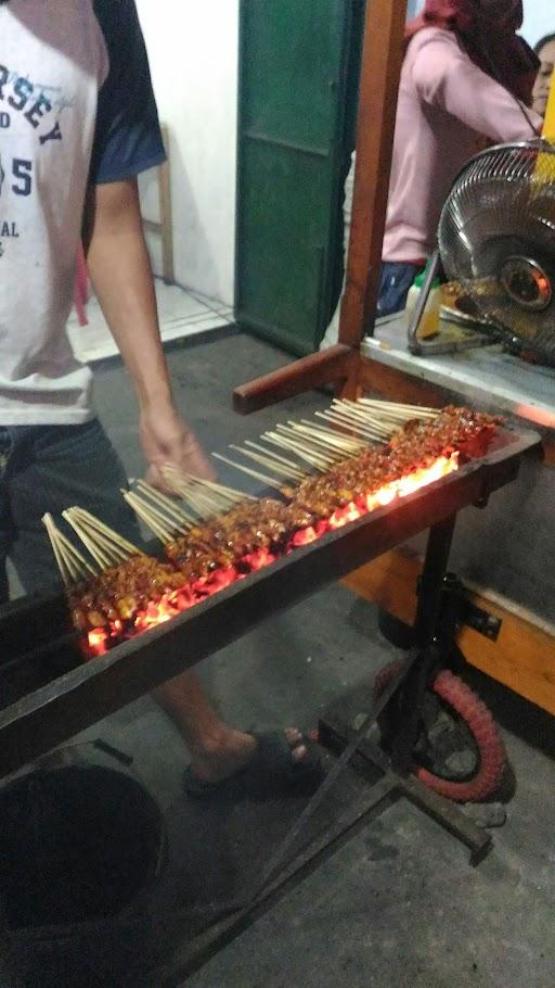 SATE AYAM KAMBING MADURA RINTO