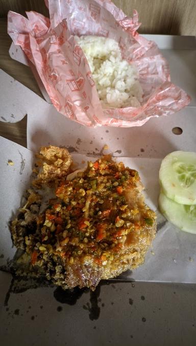 ROCKET CHICKEN KUTA MANDALIKA