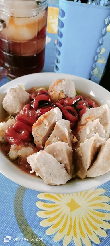 BAKSO DAN MIE AYAM SOLO MAS JOOZ