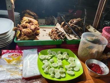 BEBEK MADURA IBU DEWI