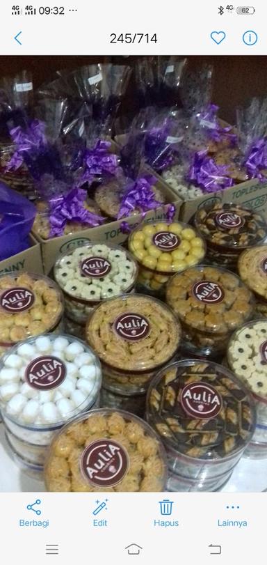 AULIA CAKE & COOKIES