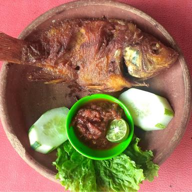 AYAM BAKAR MADU BU GENDUT