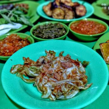 AYAM BAKAR/ PECEL LELE ABINAYA