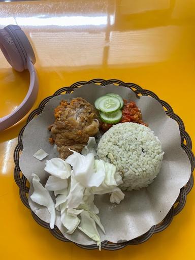 AYAM GEPRAK MANJEN, GADING RAYA