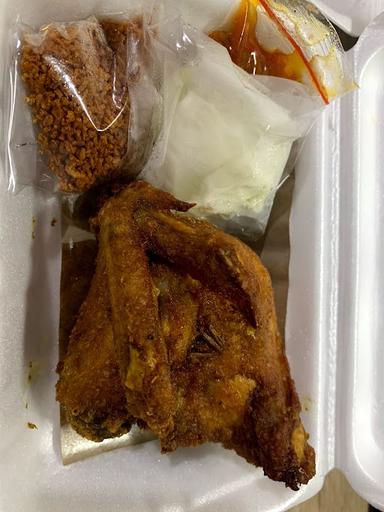 AYAM GORENG LEMOE