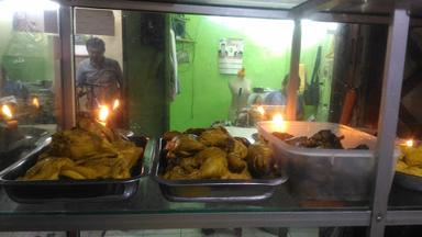 AYAM GORENG MALEHOY