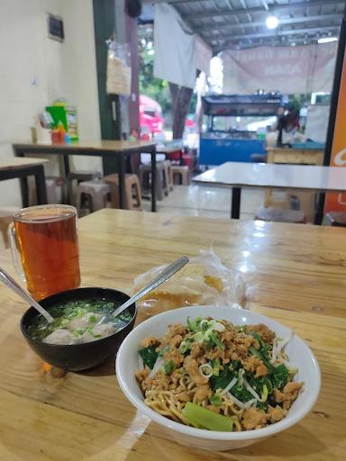 MIE AYAM BANGKA PULO GADUNG