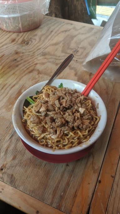 MIE AYAM UNGGUL, RAWAMANGUN