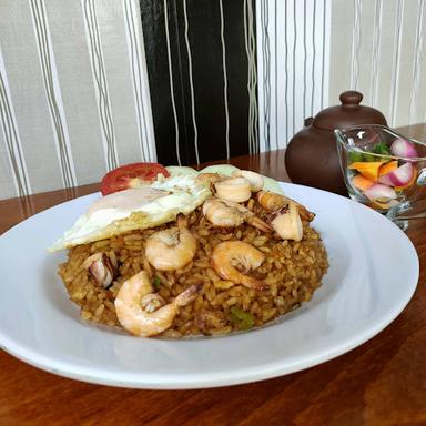 NASI GORENG DAN PECEL AYAM WARUNG UDIN