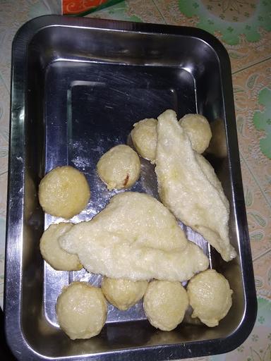 PEMPEK DAN TEKWAN TUNAS