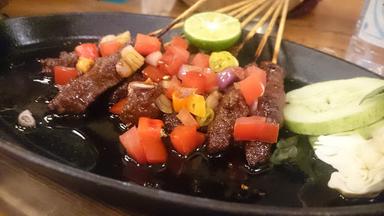 SATE AYAM,SATE KAMBING DAN SOP KAMBING BANG JHONY