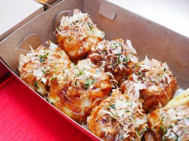 TAKOYAKI DAN OKONOMIYAKI MAMANOKITCHIN KARA