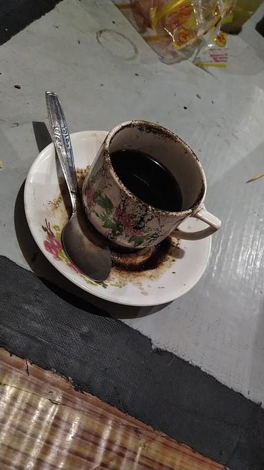 WARUNG KOPI PINGGIR SAWAH