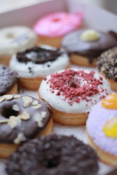 DONAT MADU CIHANJUANG CABANG MERAK